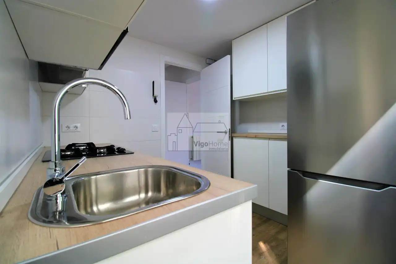 Küche von Wohnung zur Miete in Vigo  mit Heizung, Terrasse und Möbliert
