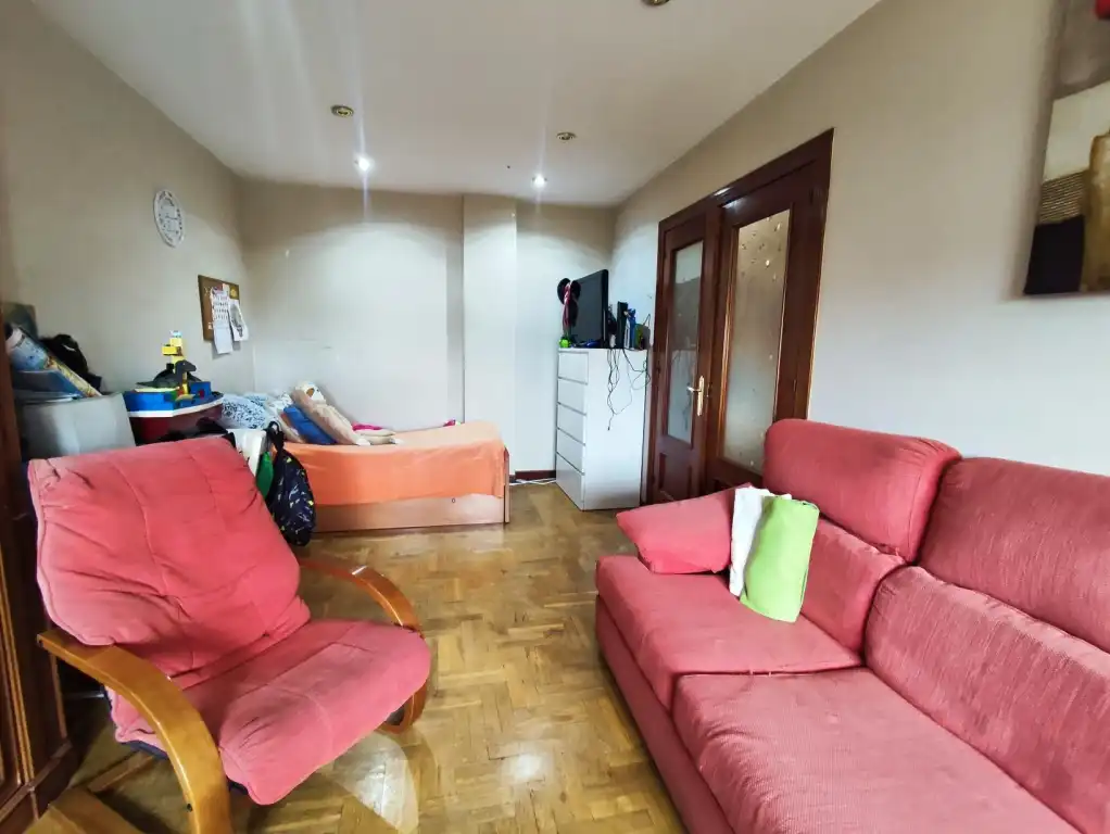Piso en venta en Gijón  con Calefacción, Trastero y Horno