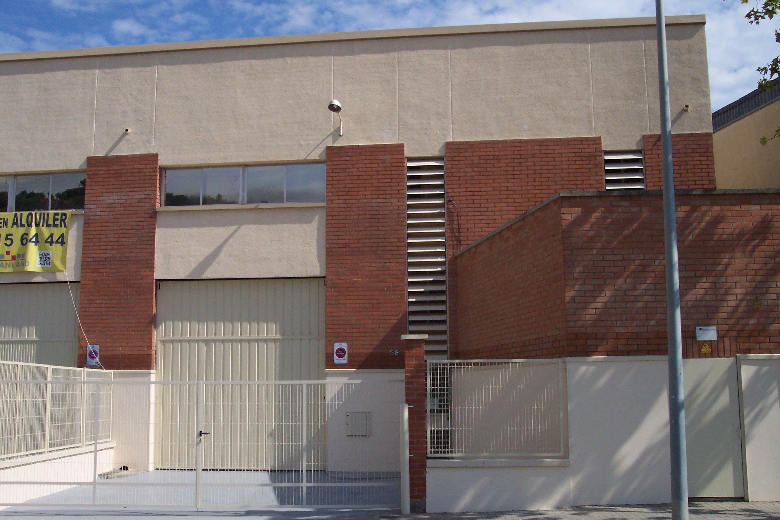 Nau industrial de lloguer a Carrer d'Occitània, 58, Manresà