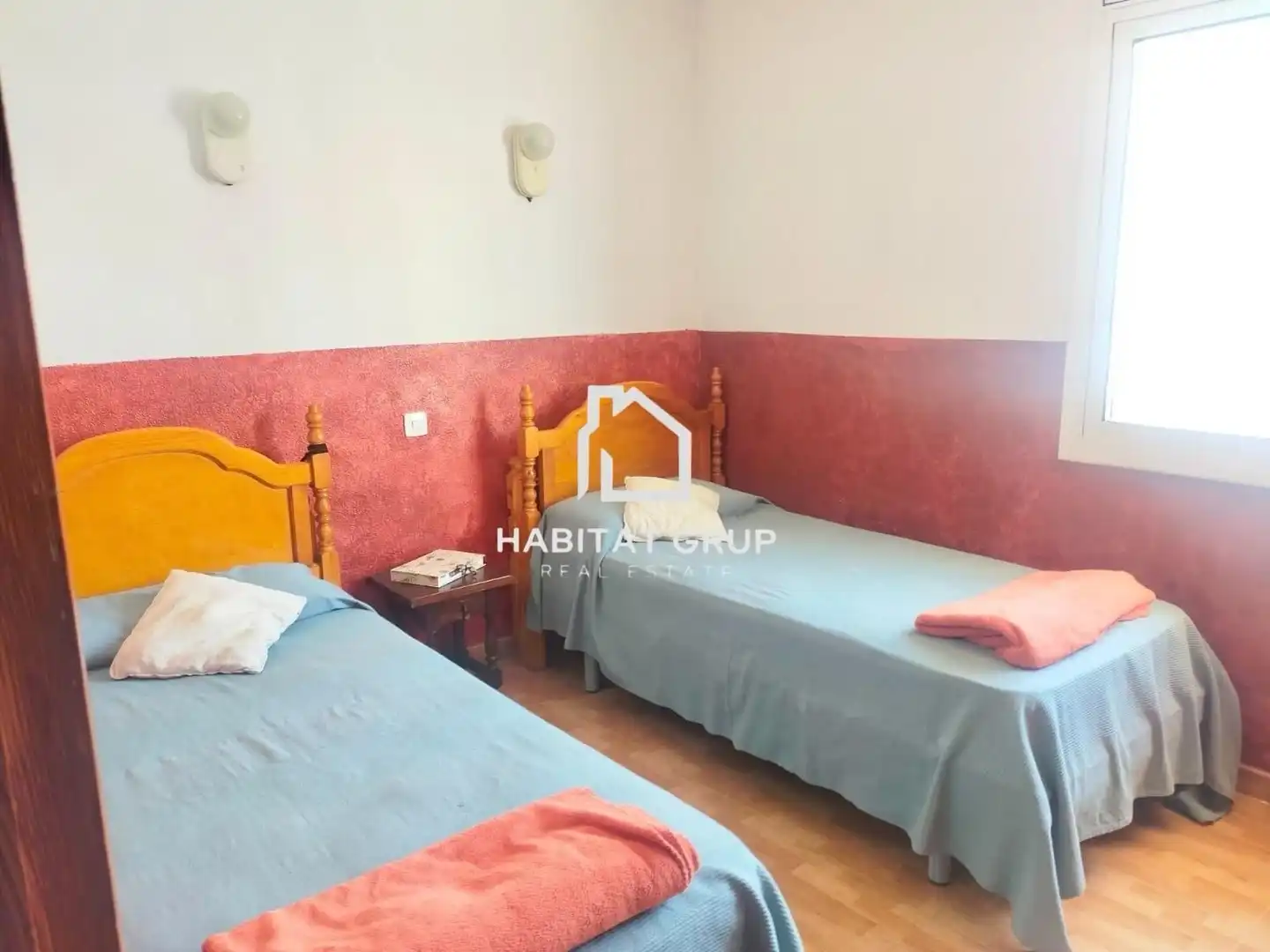 Habitación de Casa adosada en venta en Cambrils con Aire acondicionado, Calefacción y Jardín privado