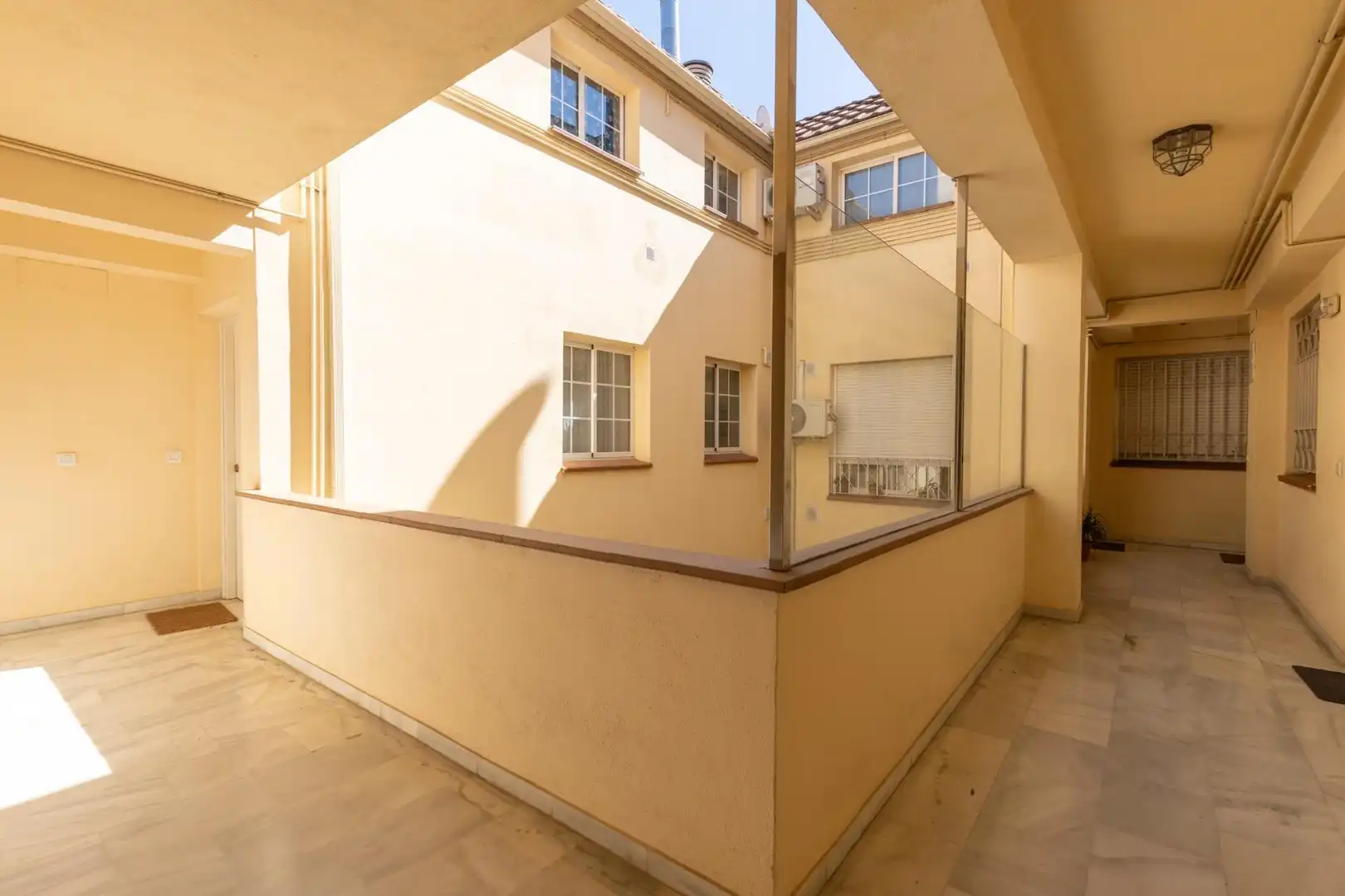 Vista exterior de Pis en venda en Granada amb Aire condicionat, Calefacció i Terrassa