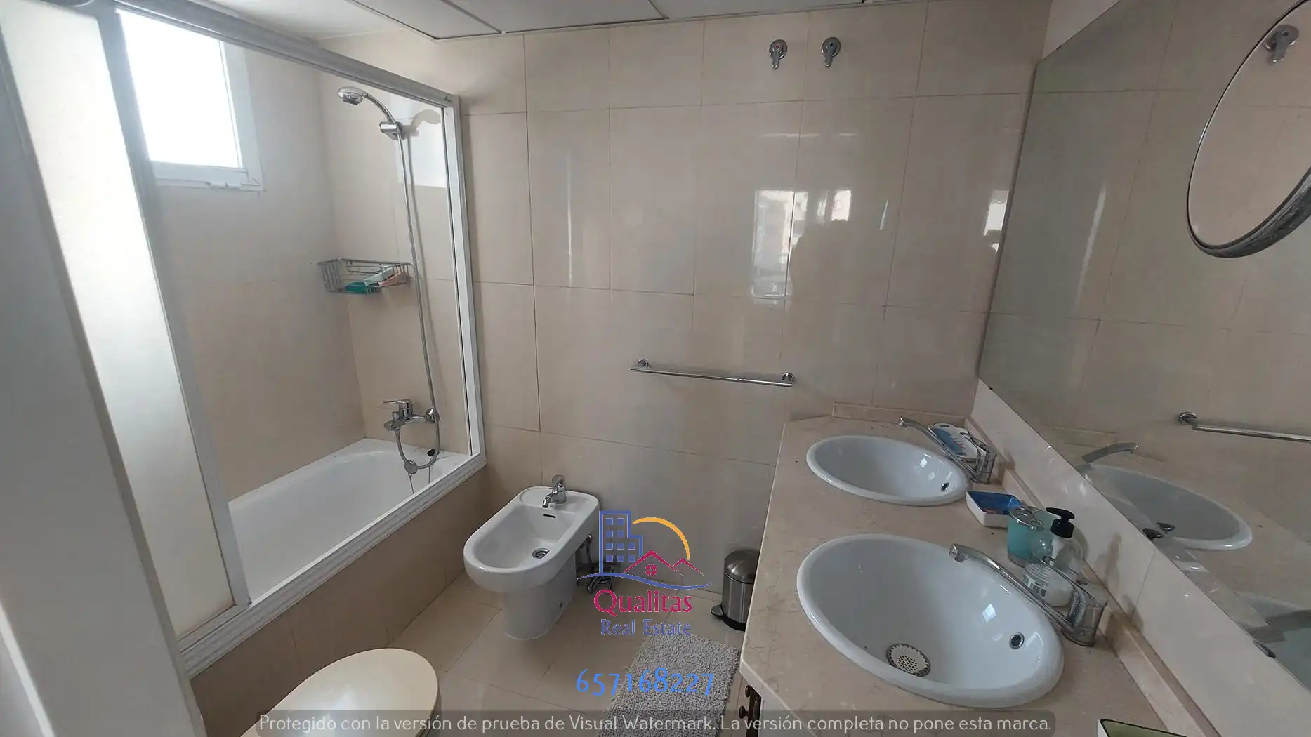 Baño de Apartamento de alquiler en Oliva con Aire acondicionado, Calefacción y Jardín privado