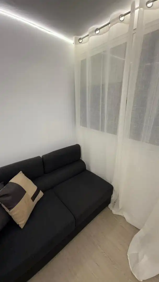 Sala d'estar de Apartament de lloguer en Alicante / Alacant amb Aire condicionat, Piscina i Moblat