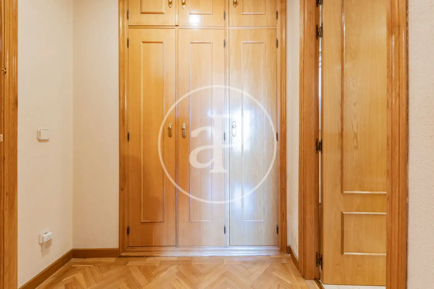 Flat for sale in Madrid  with Air Conditioner and Heating