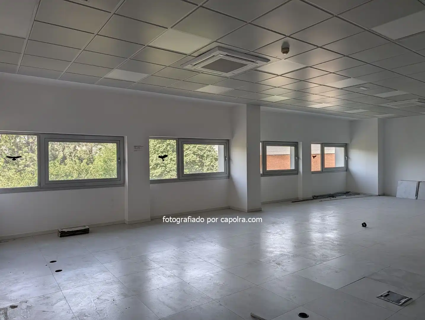 Büro zur Miete in Barcelona mit Klimaanlage, Heizung und Abstellraum