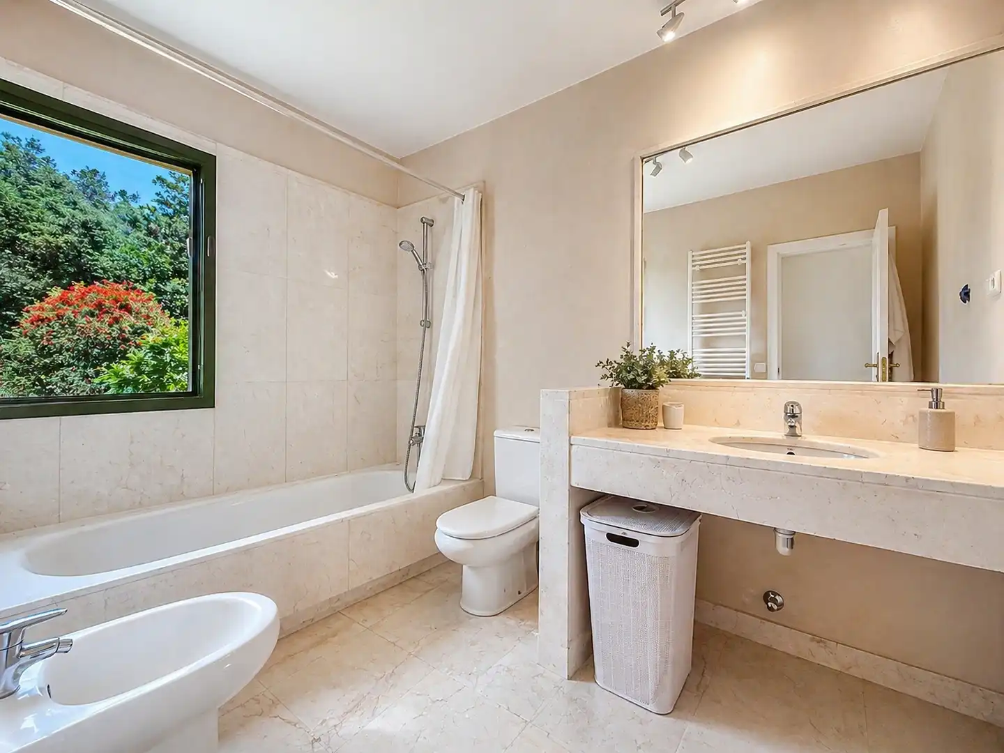 Bathroom of Detached homes for sale in Sotogrande  with Air Conditioner and Terrace