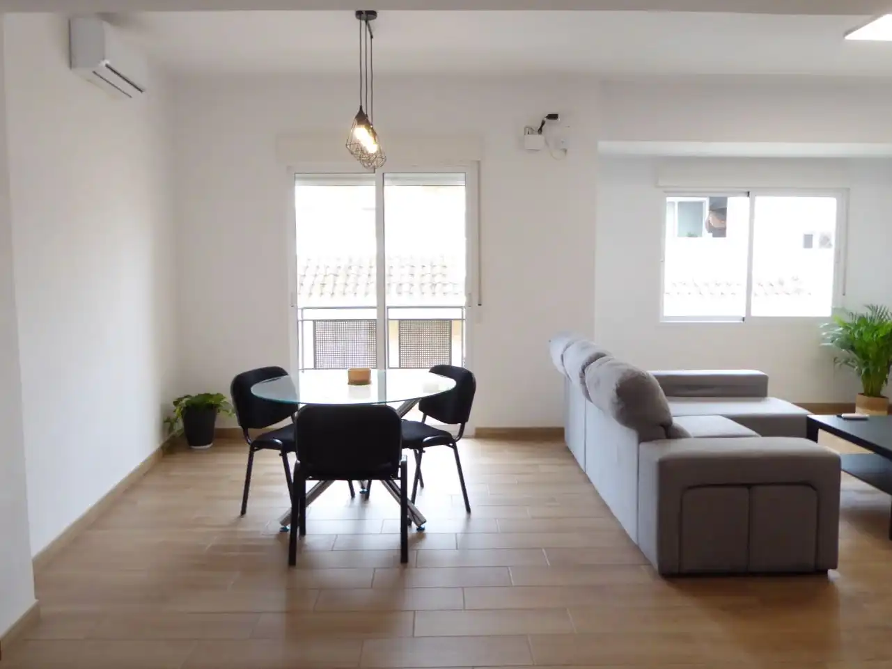 Living room of Flat for sale in Llíria  with Air Conditioner, Terrace and Furnished