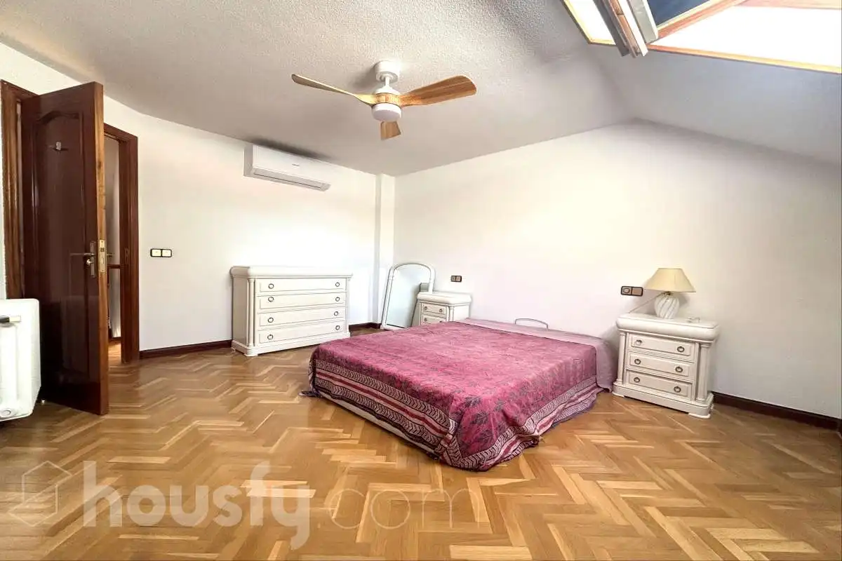Habitación de Casa o chalet de alquiler en Madrid con Aire acondicionado, Calefacción y Jardín privado