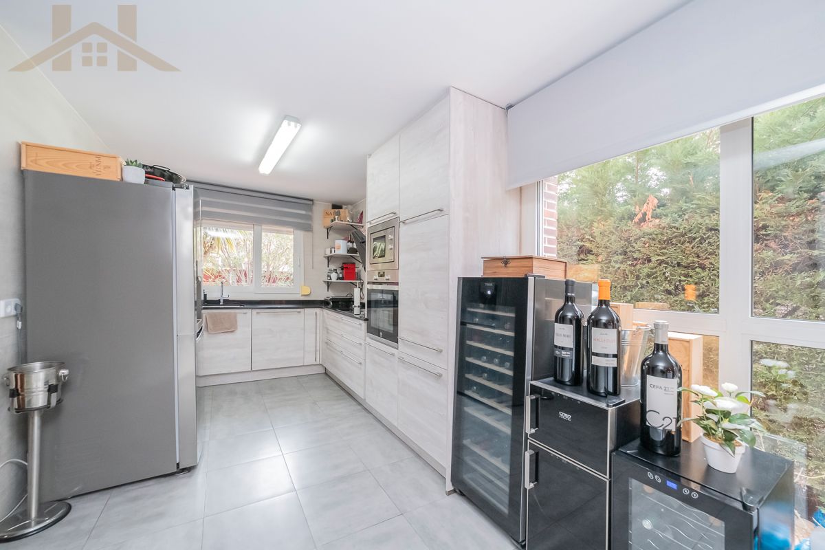 Kitchen of Single-family semi-detached for sale in Galapagar  with Heating, Private garden and Parquet flooring