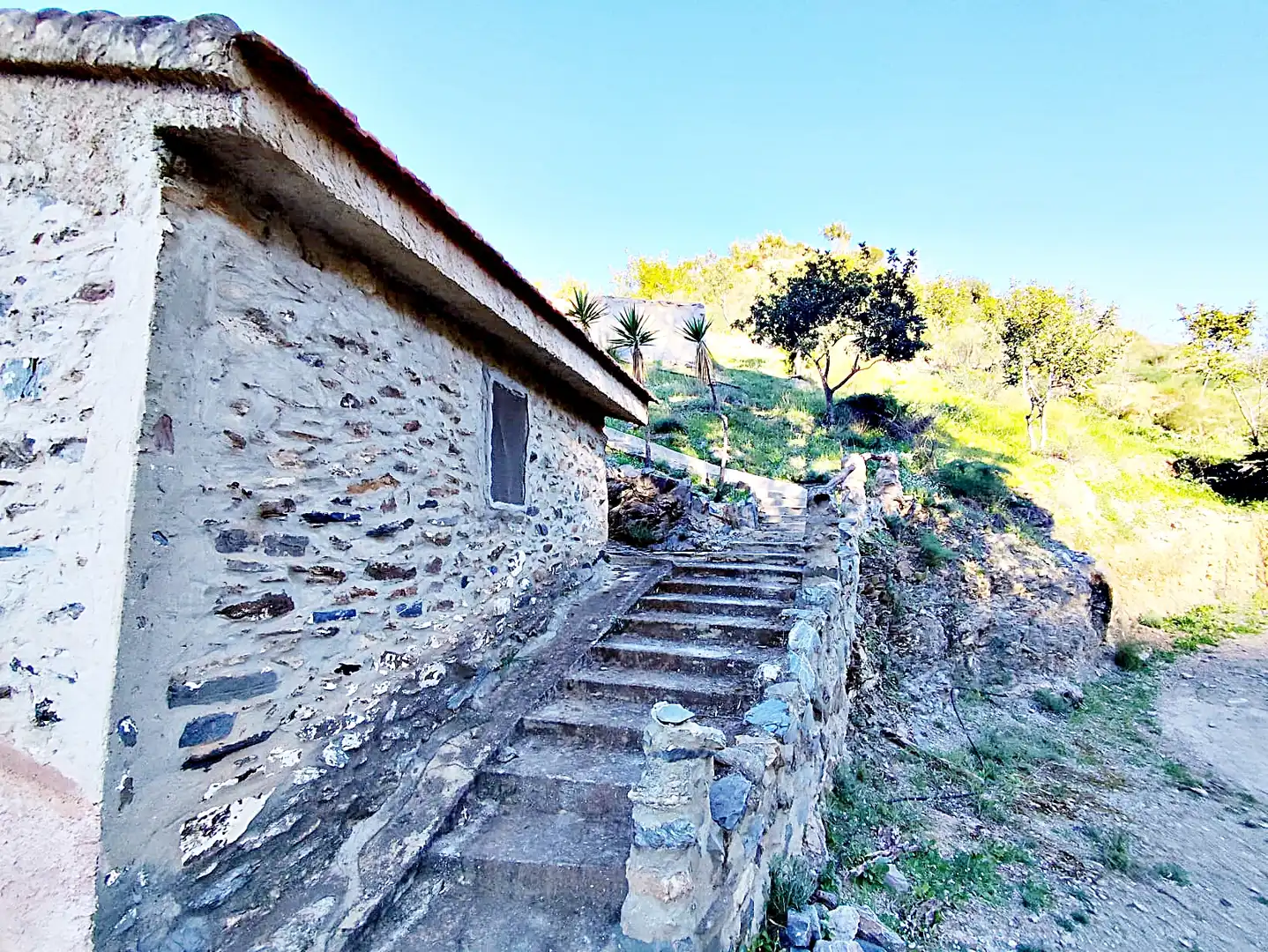 Vista exterior de Finca rústica en venda en Pizarra amb Terrassa