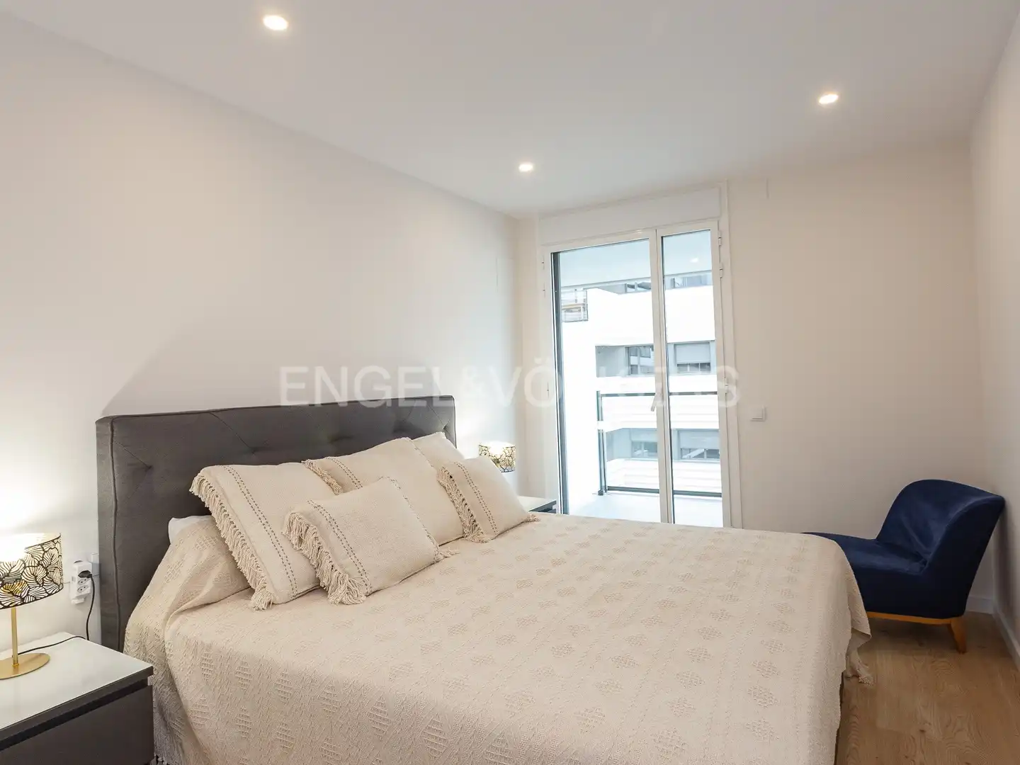 Bedroom of Flat for rent in Esplugues de Llobregat  with Air Conditioner, Heating and Parquet flooring