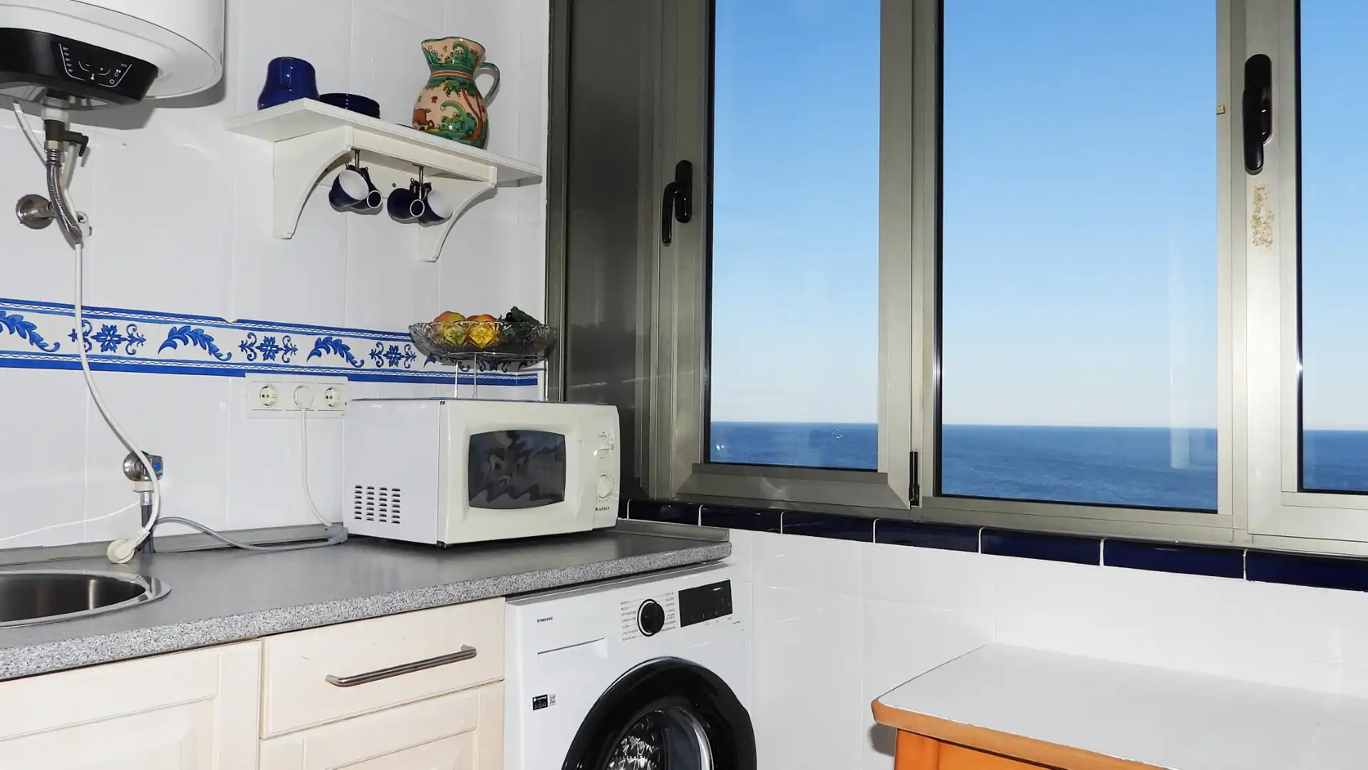 Cocina de Apartamento en venta en La Manga del Mar Menor con Calefacción, Terraza y Amueblado