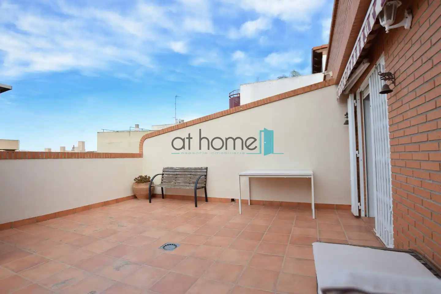 Flat for rent in Avinguda del País Valencià, Centro