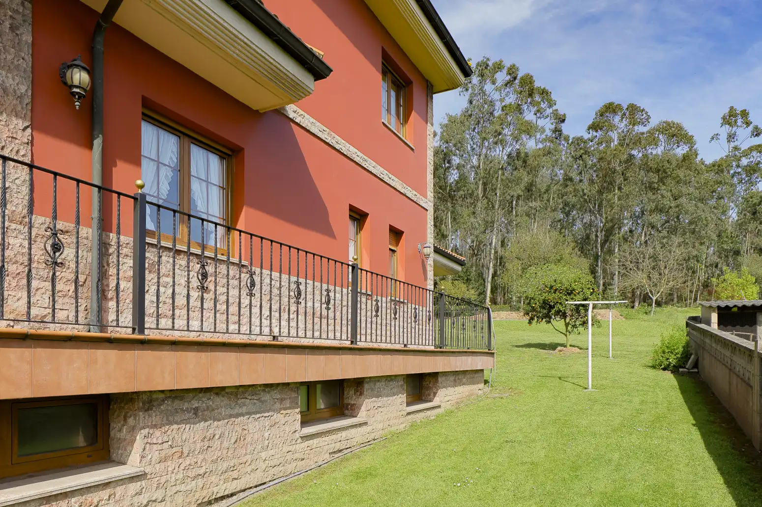 Vista exterior de Casa o chalet en venta en Gijón  con Calefacción, Parquet y Terraza