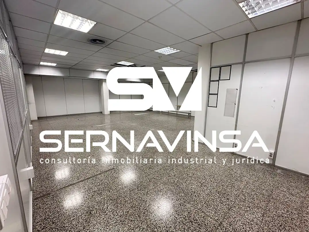 Vista exterior de Nave industrial de alquiler en Sabadell