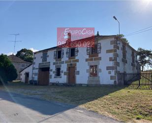 Vista exterior de Casa o xalet en venda en Begonte amb Jardí privat i Moblat