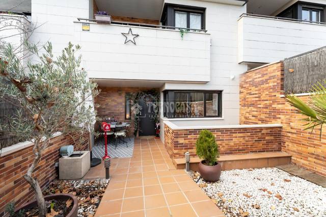 Casa adosada en Venta en Centro Comercial - Hospital