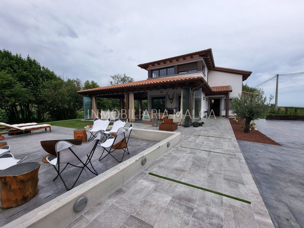 Terraza de Casa o chalet en venta en Colunga con Calefacción, Jardín privado y Parquet