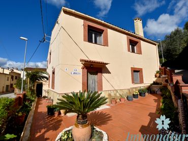 Casa amb jardí en venda a Carrer de la Creu de Sant Pau