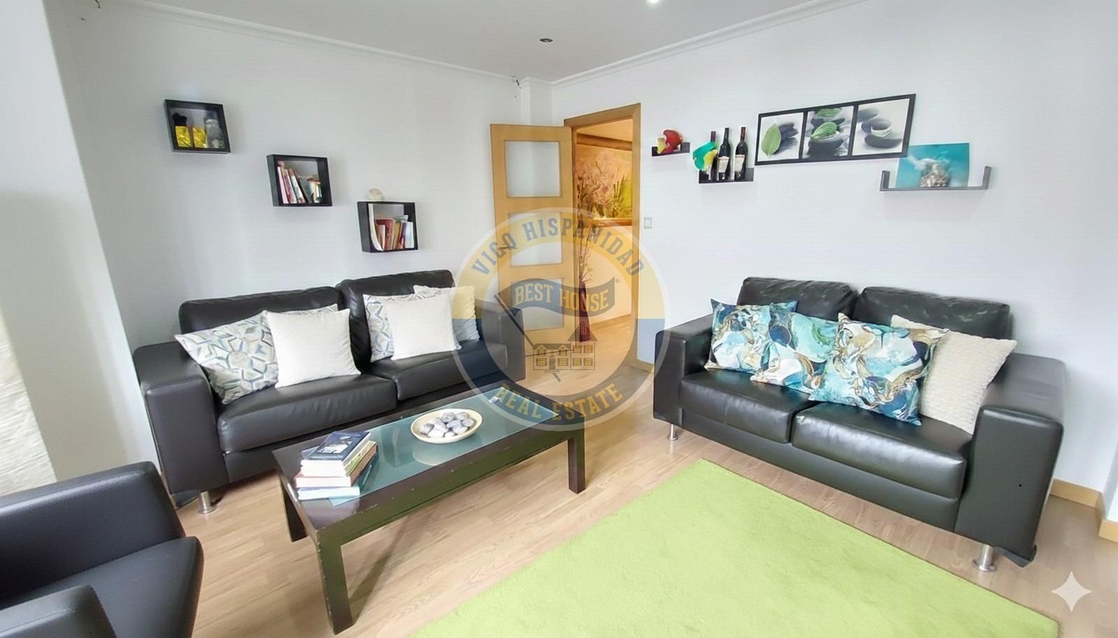 Sala d'estar de Pis en venda en Vigo  amb Calefacció i Traster