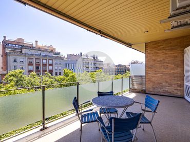 Wohnung mit Balkon zum Verkauf in Eixample