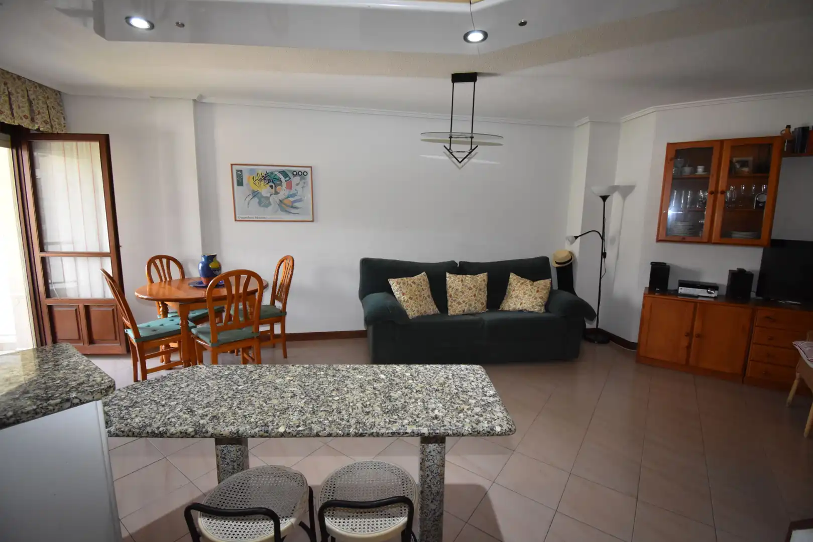 Wohnzimmer von Maisonette zum Verkauf in Noja mit Heizung, Terrasse und Möbliert