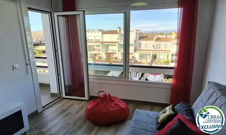 Habitación de Apartamento en venta en Empuriabrava con Aire acondicionado, Calefacción y Terraza