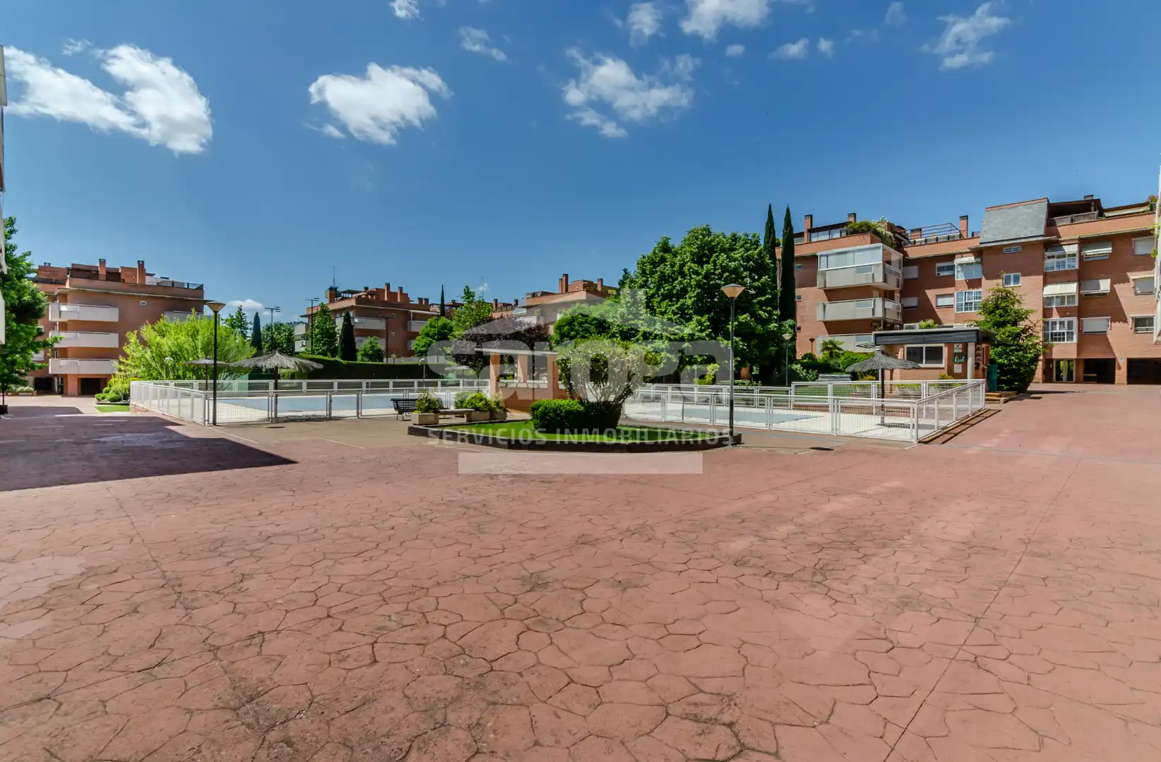 Vista exterior de Pis en venda en Pozuelo de Alarcón amb Aire condicionat, Calefacció i Terrassa