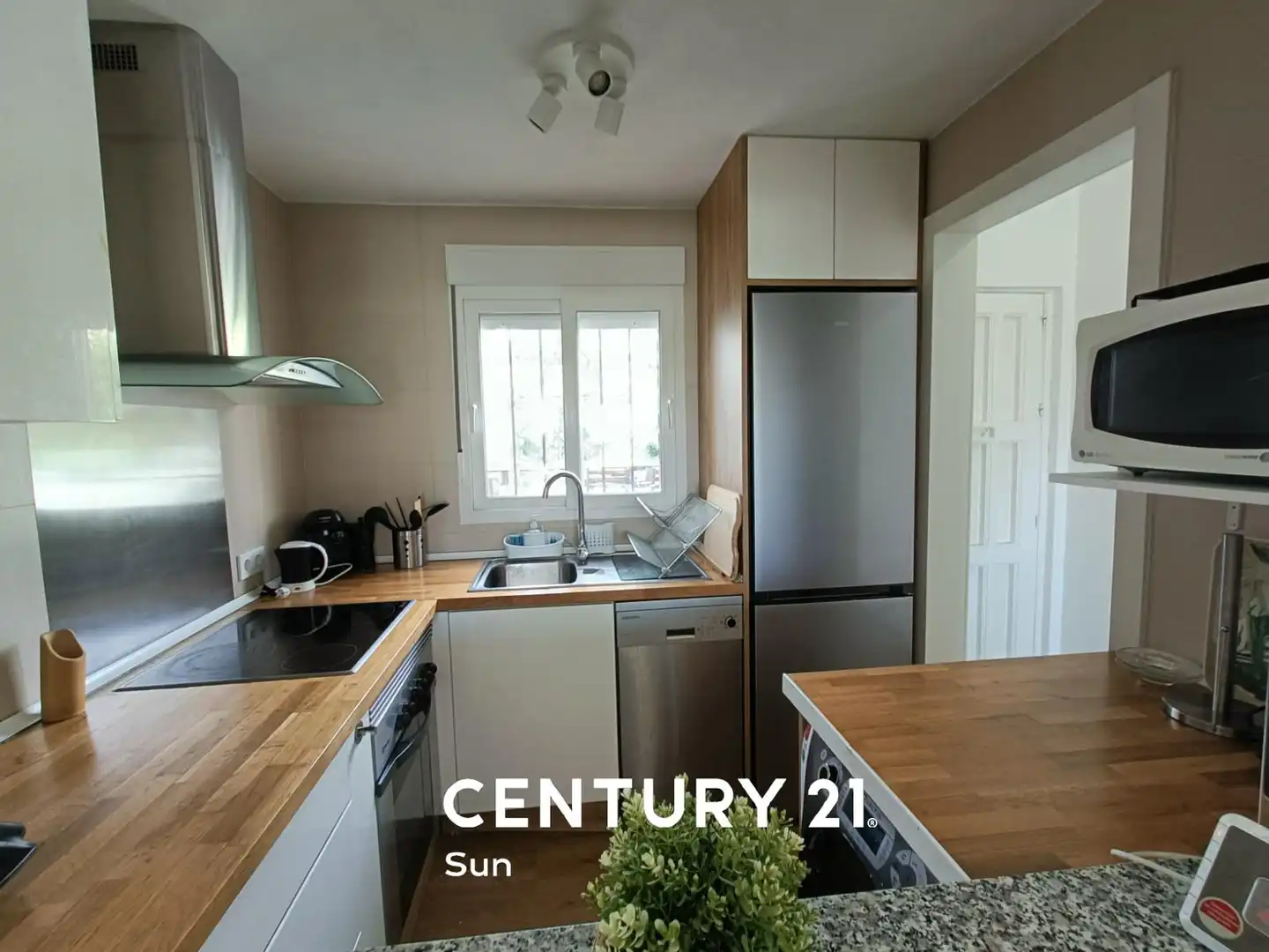 Cocina de Piso de alquiler en Estepona con Terraza, Amueblado y Piscina comunitaria