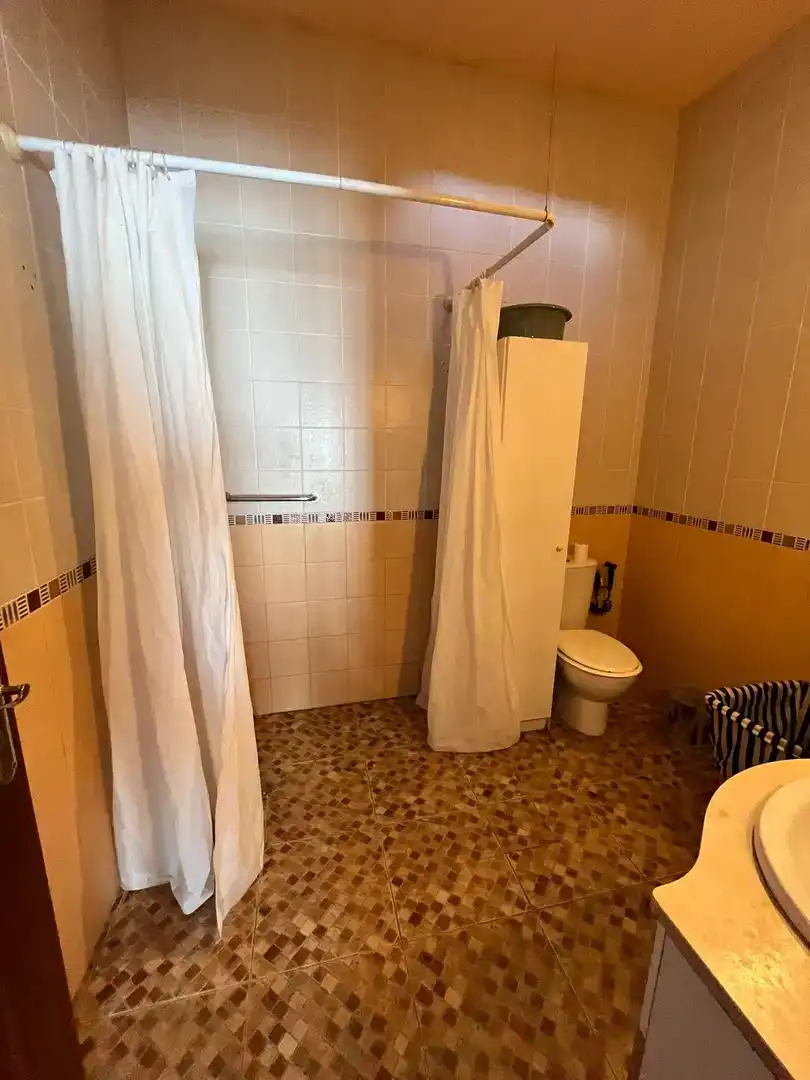 Badezimmer von Wohnungen zur Miete in Sanlúcar de Barrameda mit Klimaanlage und Möbliert
