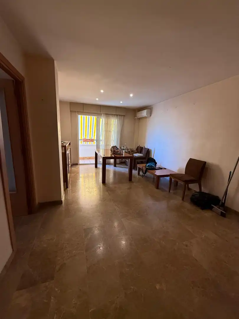 Comedor de Piso en venta en L'Hospitalet de Llobregat con Balcón