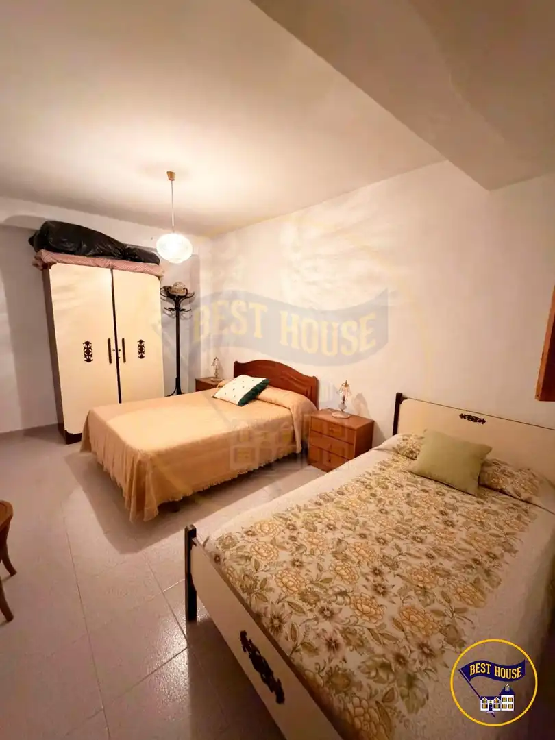 Habitación de Finca rústica en venta en Mira con Terraza y Amueblado