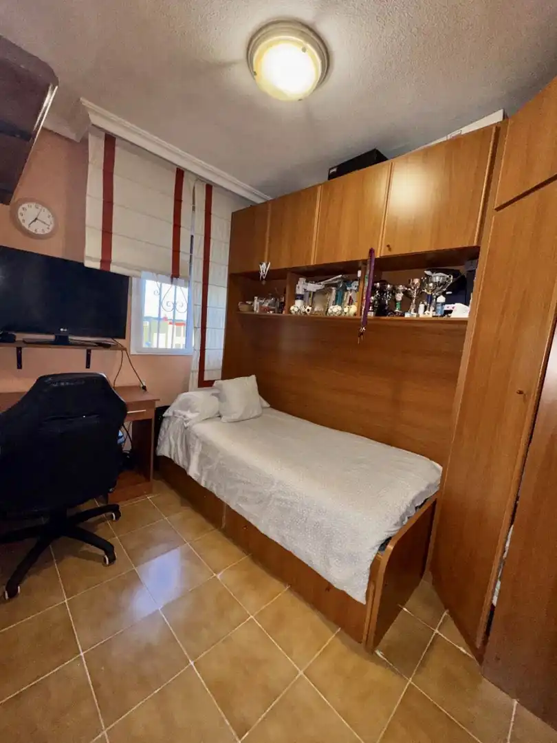 Bedroom of Flat for sale in Sevilla  with Air Conditioner and Terrace