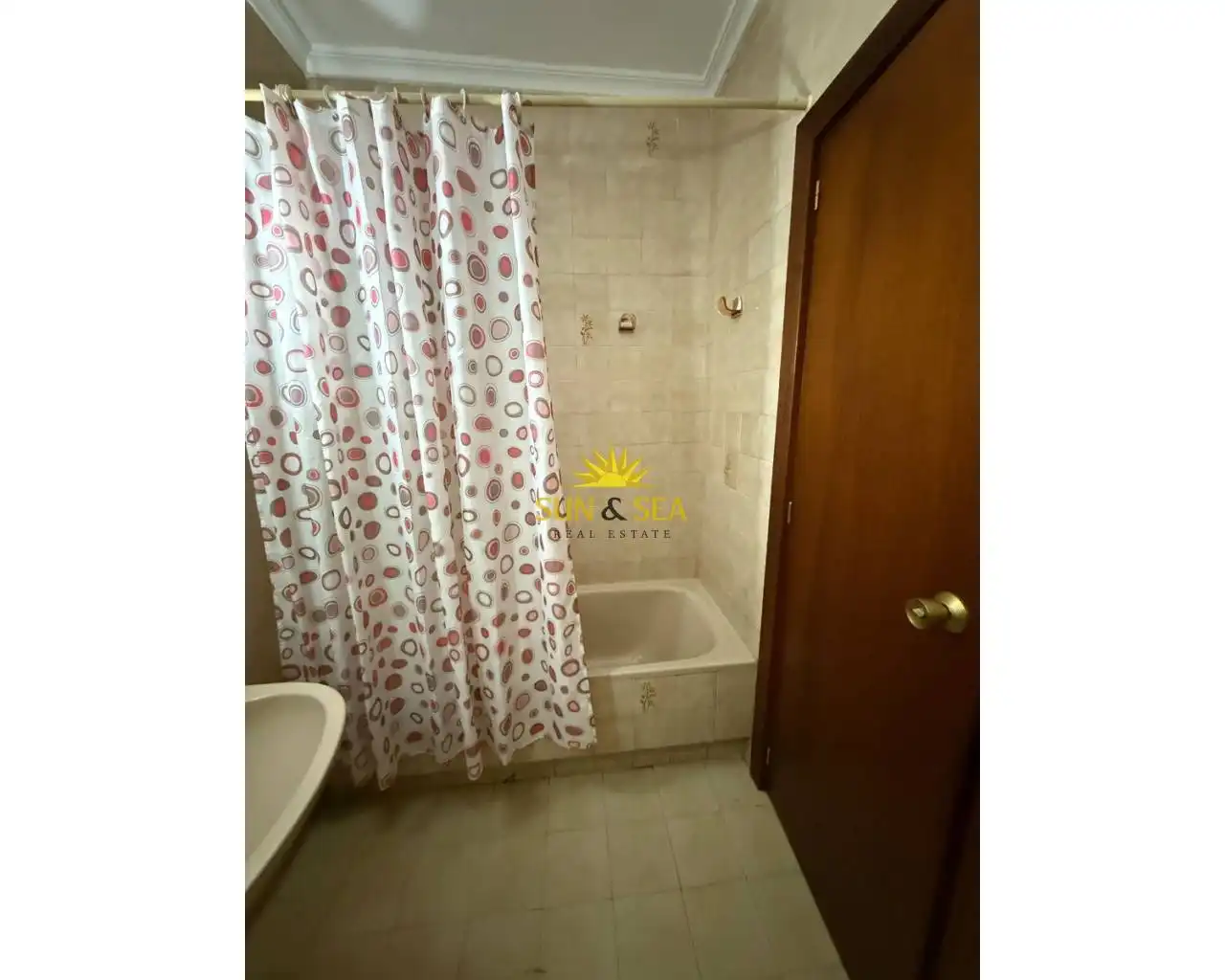Bany de Apartament de lloguer en Murcia amb Calefacció, Terrassa i Moblat