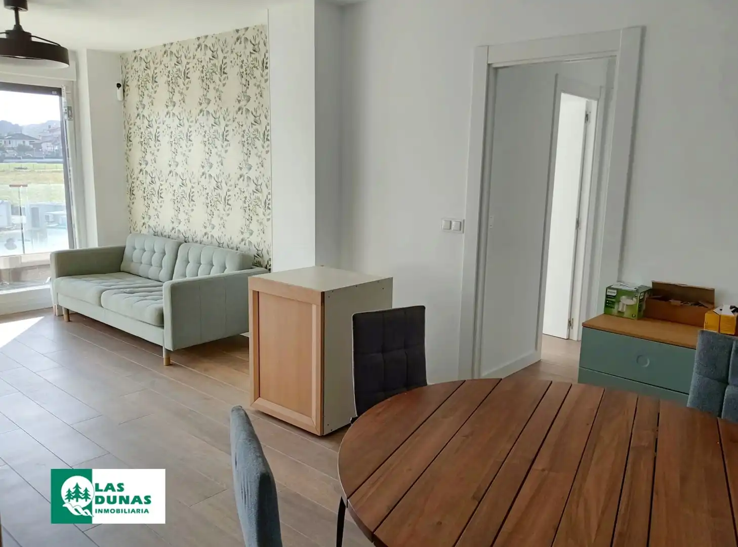 Sala de estar de Piso de alquiler en Santa Cruz de Bezana con Calefacción, Lavadora y Microondas