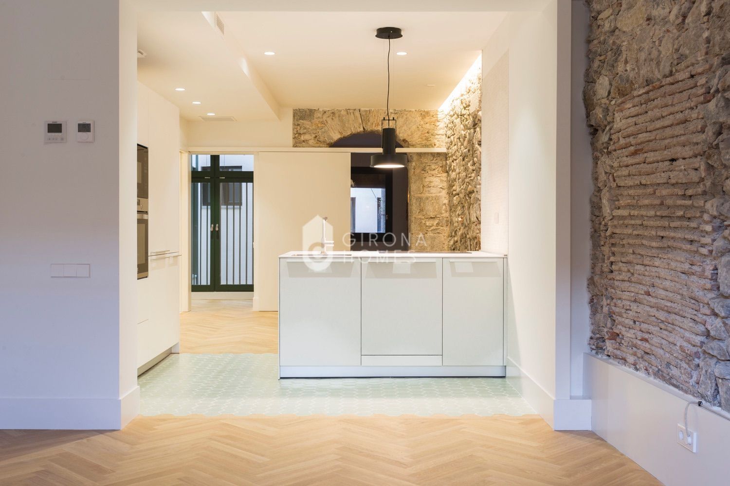 Küche von Wohnungen miete in Girona Capital mit Klimaanlage, Heizung und Haustiere erlaubt