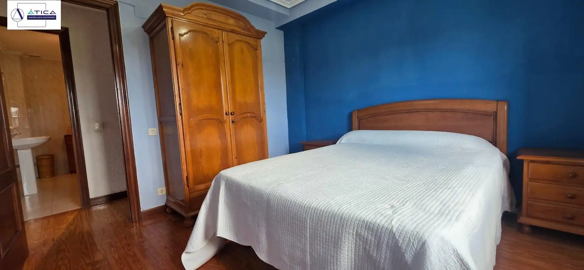 Habitación de Casa adosada en venta en Bárcena de Cicero con Jardín privado, Amueblado y Balcón