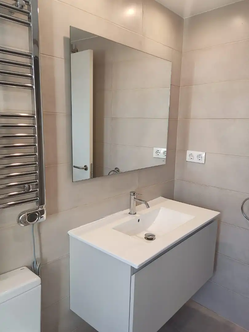 Badezimmer von Wohnung zur Miete in Vilassar de Dalt mit Klimaanlage, Heizung und Parkett