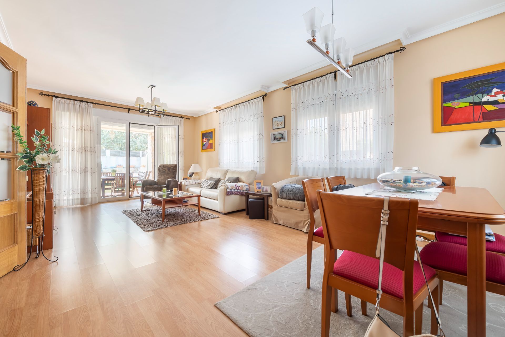 Sala d'estar de Casa o xalet en venda en Moralzarzal amb Calefacció, Jardí privat i Terrassa