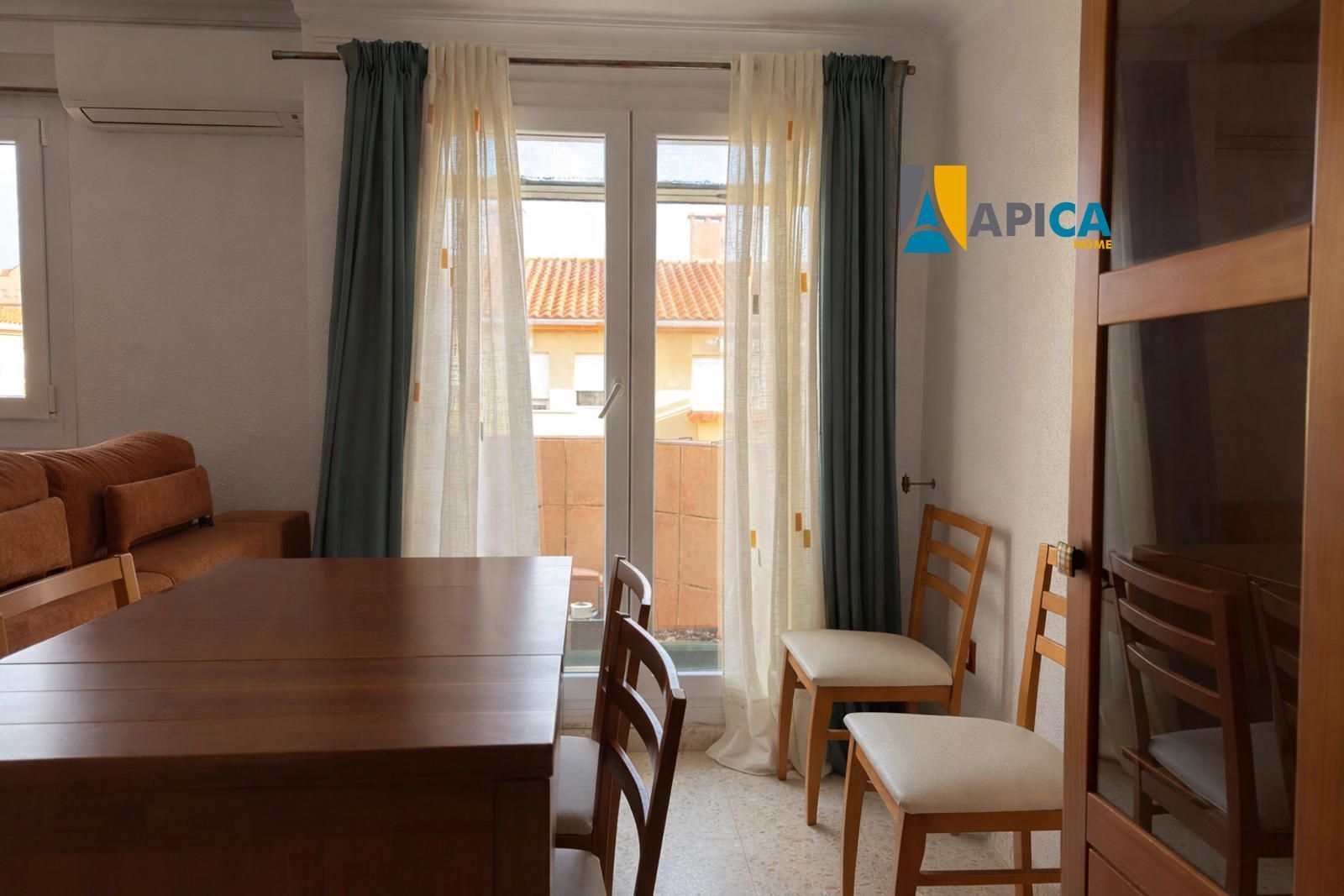 Esszimmer von Maisonette zum Verkauf in La Línea de la Concepción mit Klimaanlage, Heizung und Terrasse