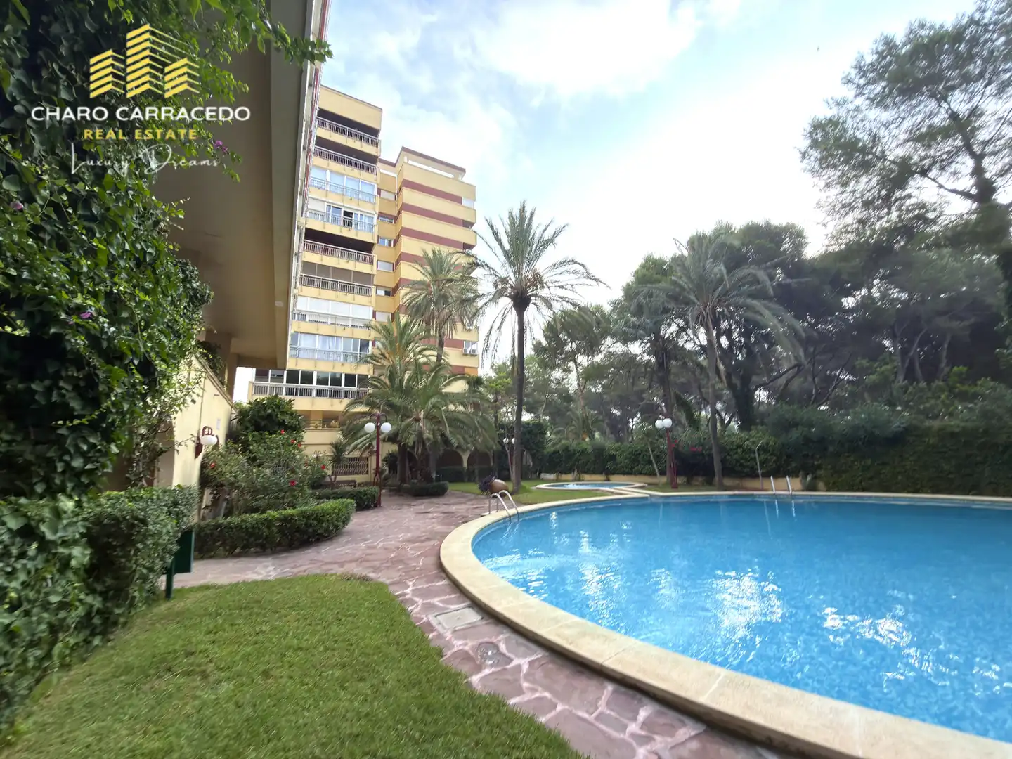 Piscina de Pis de lloguer en Valencia amb Aire condicionat, Jardí privat i Terrassa