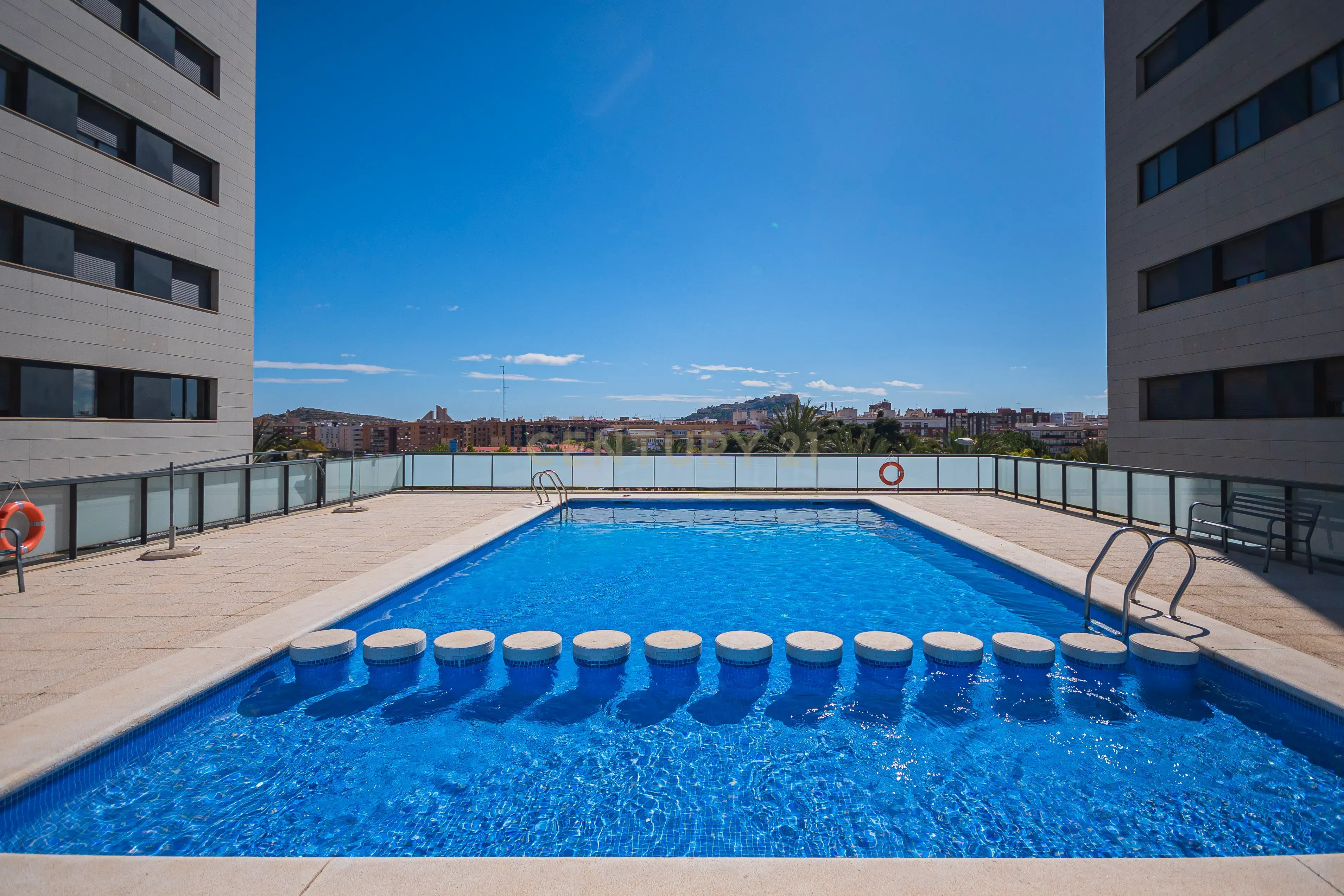 Swimming pool of Apartment for sale in Alicante / Alacant  with Air Conditioner, Storage room and Swimming Pool