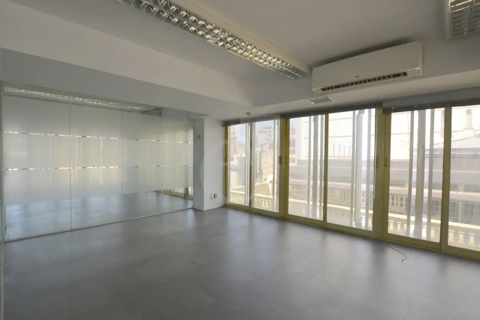 Bureau avec ascenseur à louer à Ciutat Vella, imagen 7