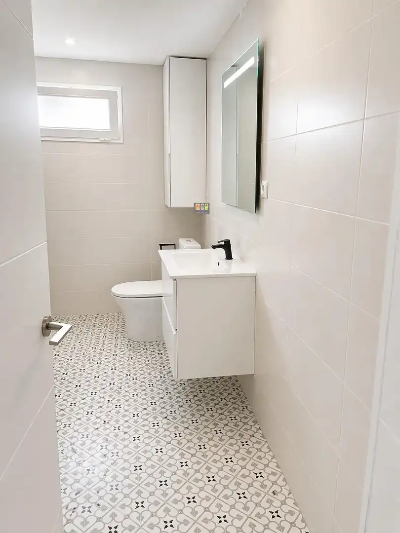Bathroom of Attic for sale in Benidorm  with Air Conditioner, Terrace and Balcony