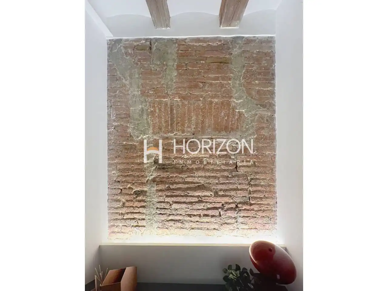 Außenansicht von Wohnung zum Verkauf in Barcelona mit Klimaanlage, Heizung und Möbliert