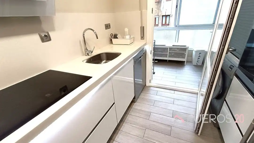 Cocina de Piso en venta en Barakaldo  con Calefacción, Terraza y Balcón