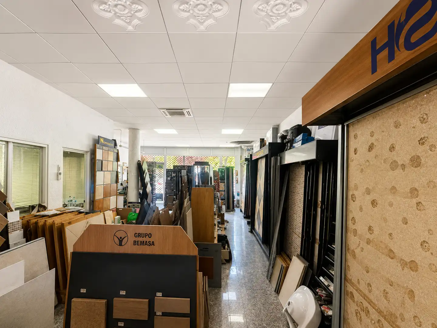Local de alquiler en Girona con Aire acondicionado