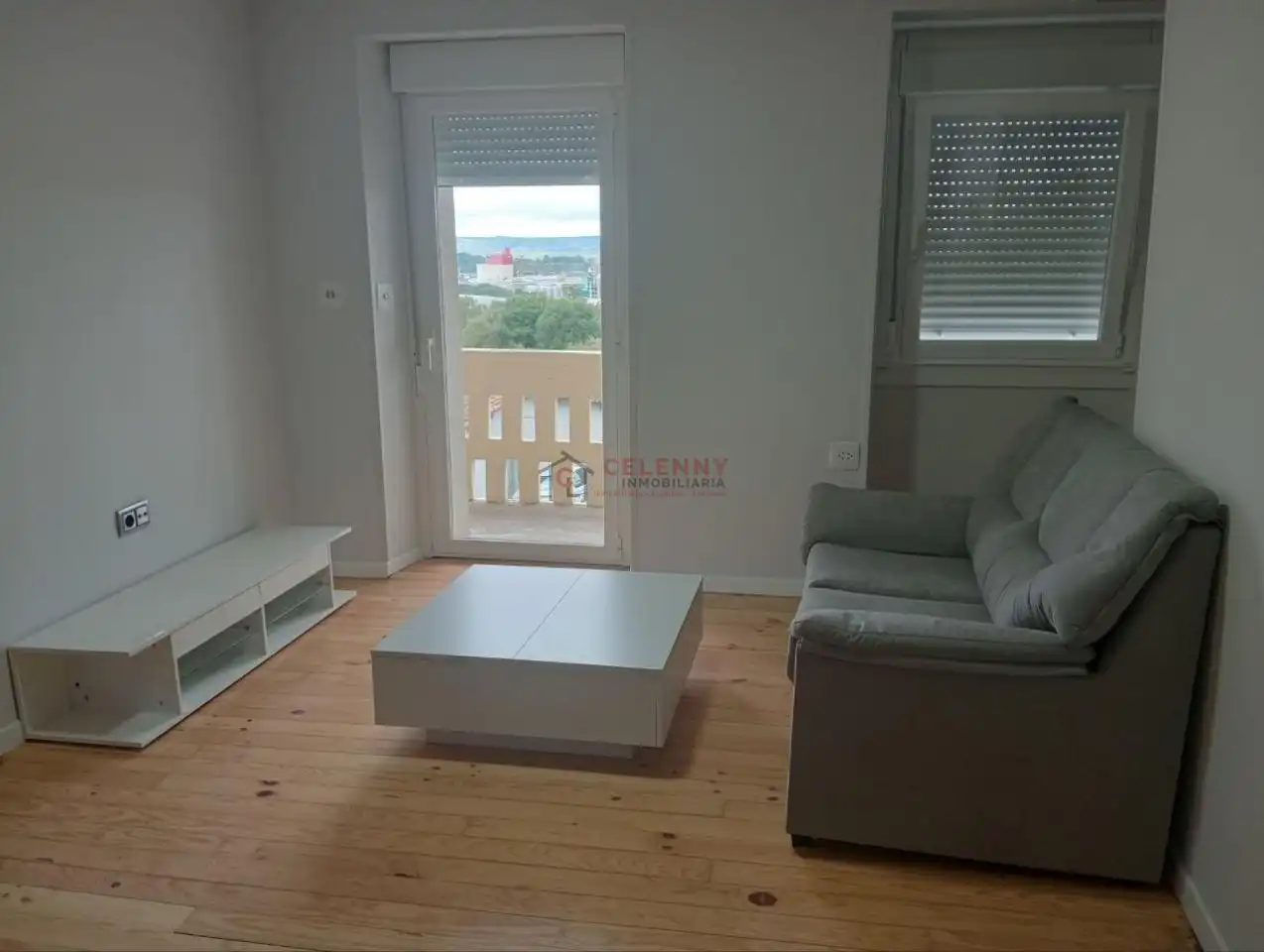 Wohnzimmer von Einfamilien-Reihenhaus zur Miete in San Cibrao das Viñas mit Heizung und Balkon