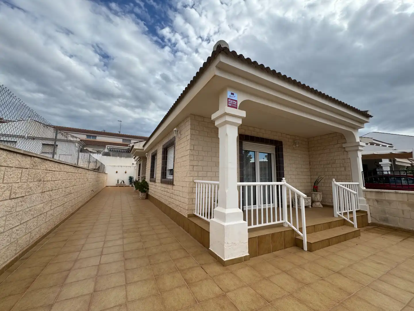 Vista exterior de Casa adosada en venda en San Javier amb Aire condicionat, Calefacció i Jardí privat