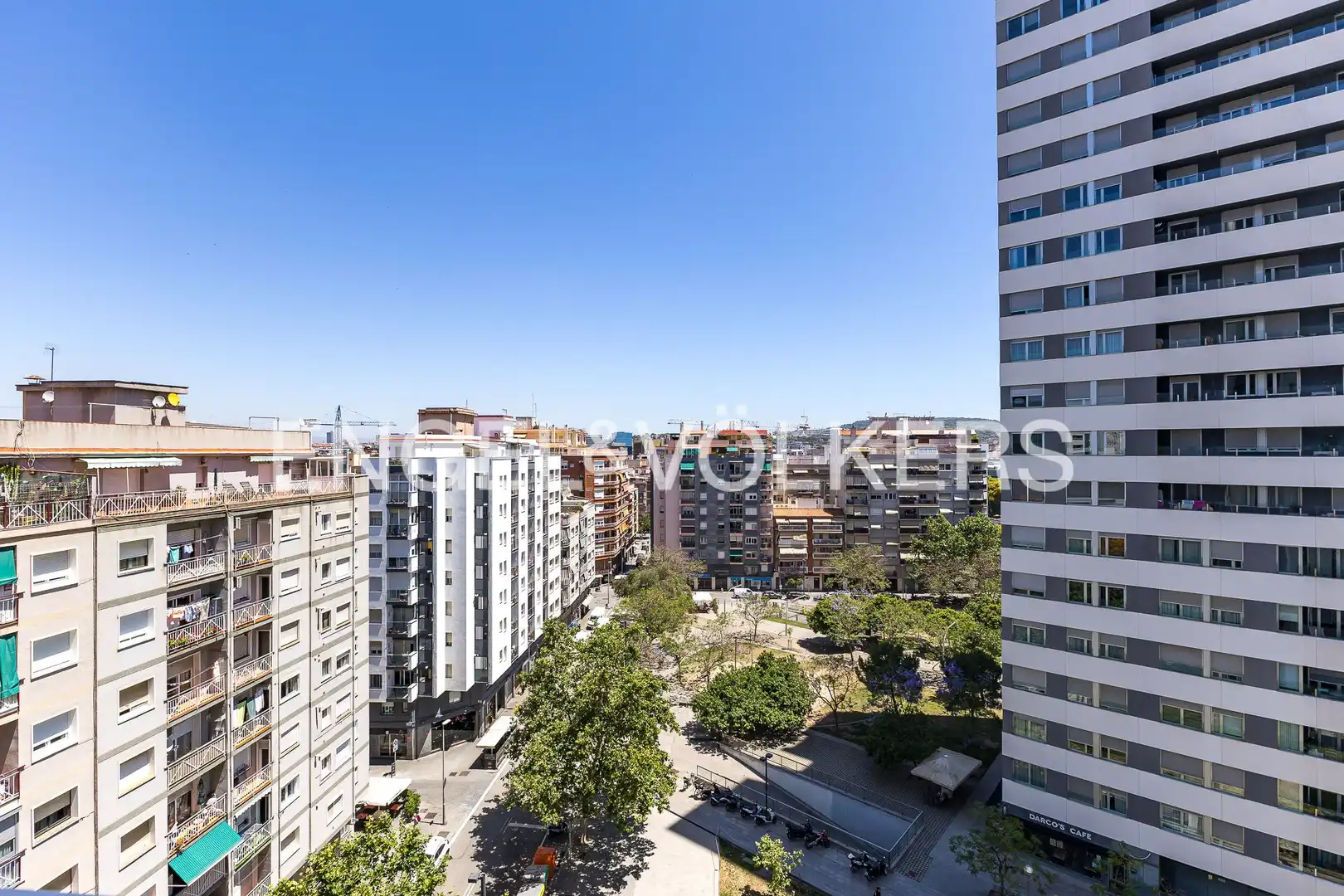 Exterior view of Flat for sale in L'Hospitalet de Llobregat  with Air Conditioner, Heating and Parquet flooring